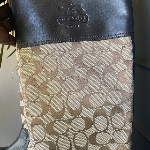 CAOCH  Like New Size 8 - Picture 3 of 4